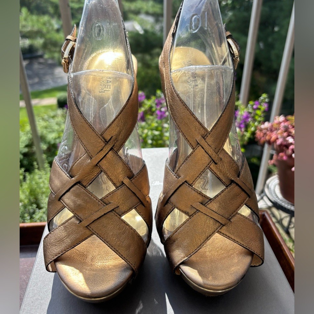 Michael Kors Bronzed Leather Strappy Stiletto
Size 9.5M